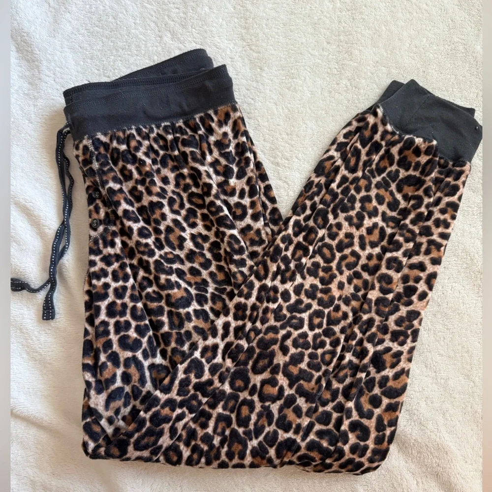 Velour Jogger Sleep Set — leopard print - Picture 7 of 9
